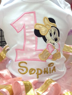 Camiseta de cumpleaños de Minnie Mouse para bebé, camiseta rosa y dorada de 1er cumpleaños, camiseta rosa personalizada de minnie para bebé, bordado personalizado a cualquier edad