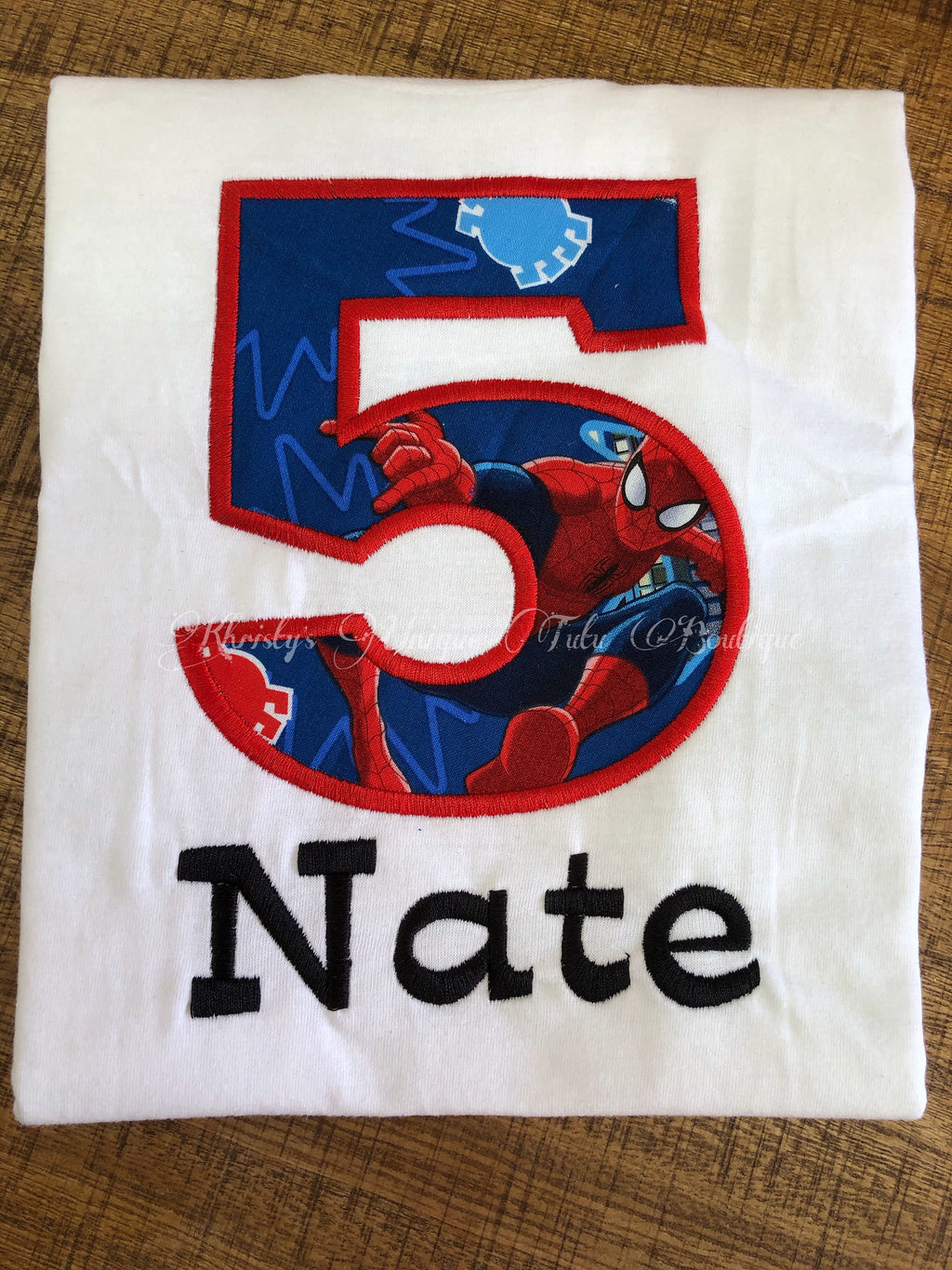 Camiseta Spiderman Cumpleaños personalizada con nombre y edad, bordada | Camiseta de hombre araña para niño, camiseta de cumpleaños de hombre araña para niño
