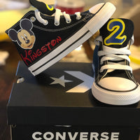 Converse de niño temático de Mickey Mouse, zapatos de bebé, zapatos de cumpleaños, zapatos de bebé personalizados, regalo de Baby Shower