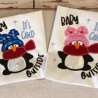 Camisa de Navidad personalizada, camisa de Navidad de pingüino, camisa de Navidad personalizada, bebé hace frío fuera de la camisa de Navidad