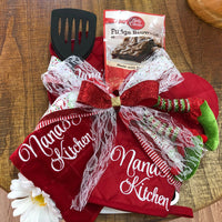 Personalized embroidered potholders, custom oven mitts, farmhouse kitchen accessory, gift for her