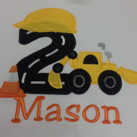 Camisa de cumpleaños de construcción, camiseta bordada con apliques inspirados en la construcción, camisa de construcción con monograma personalizada