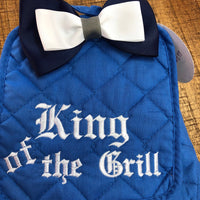 King of the Grill Agarraderas bordadas personalizadas, guantes de horno personalizados, accesorio de cocina de granja, regalo para cualquier persona