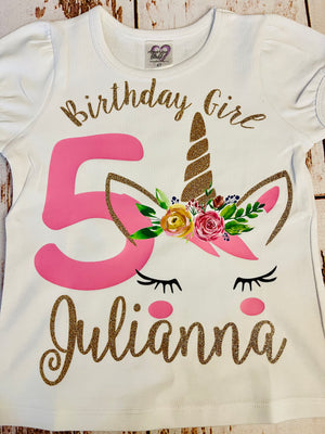 Camisa de cumpleaños personalizada de unicornio, camisa de unicornio floral rosa y dorada, camisa de unicornio