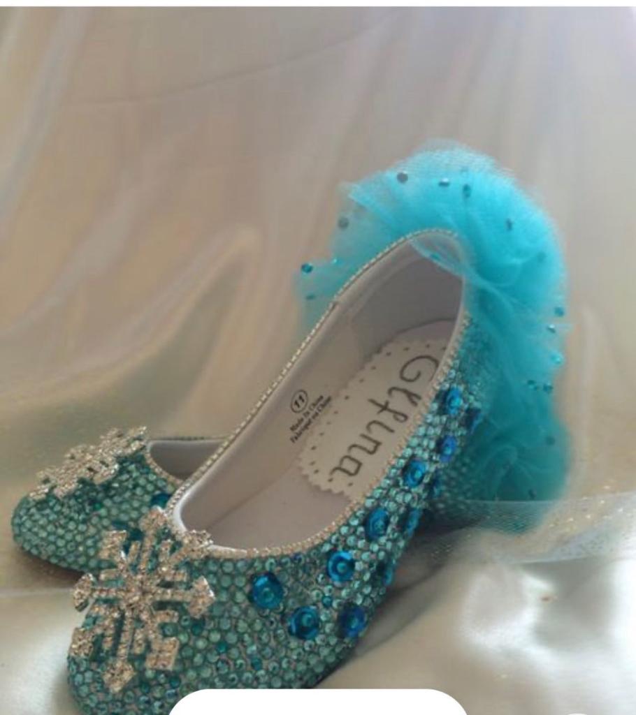 Winter Wonderland glitz bling zapatos, zapatos bling con temática de copos de nieve, zapatos de bebé glitz bling, zapatos de diamantes de imitación azules